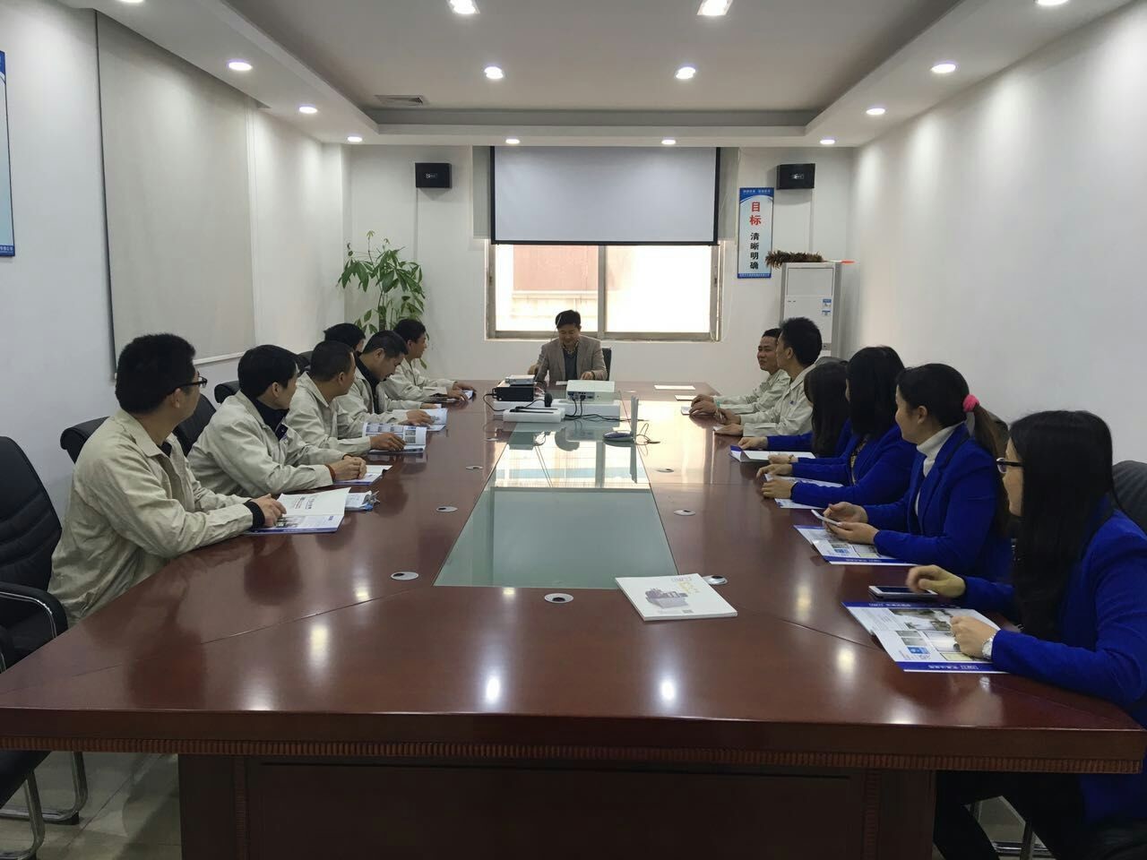 China Dongguan Jintong Plastic Machinery Co., Ltd. Bedrijfsprofiel