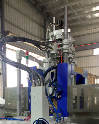 Verticale spuitgietmachine met dubbele schuiftafel