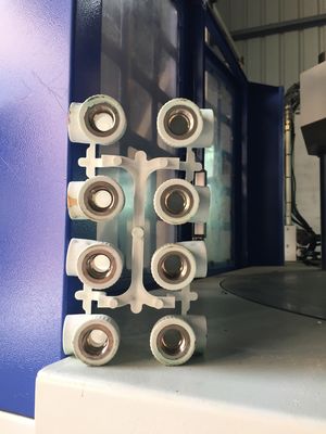Verticale spuitgietmachine met dubbele schuiftafel
