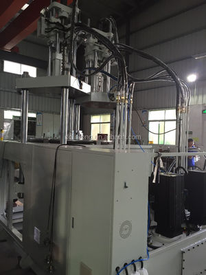 Twee-kleurige roterende spuitgietmachine JTT2V3R-1600