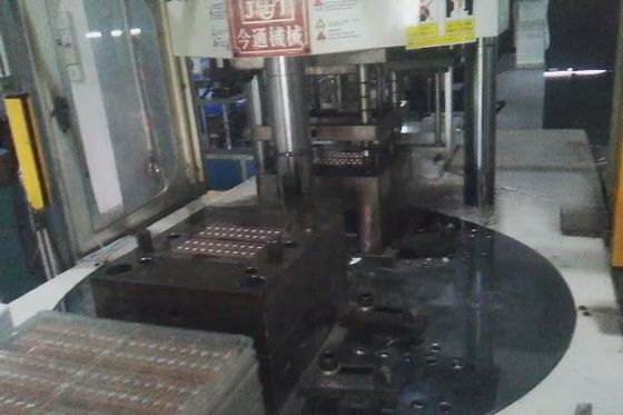 Verticale draaitafel met ABS-plastic verwerkte hydraulische 120 ton spuitgietmachine