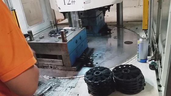 Verticale draaitafel met ABS-plastic verwerkte hydraulische 120 ton spuitgietmachine