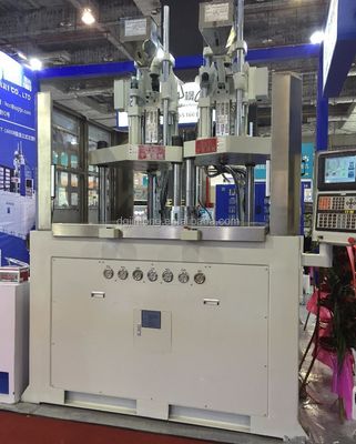 240 ton dubbelkleurige / materiaal injectie gietmachine verticaal voor handvat