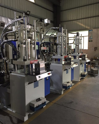 Aanpasbare 45T Plastic Fan Injection Molding Machine Verticaal