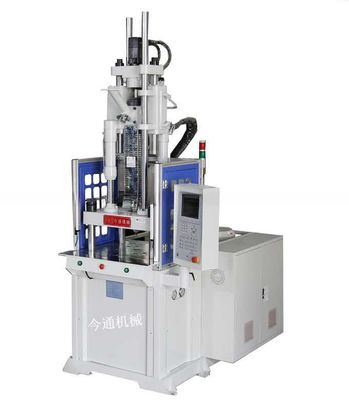 Verticale injectievormmachine voor robotplastic met een 45 mm ejectorstrok