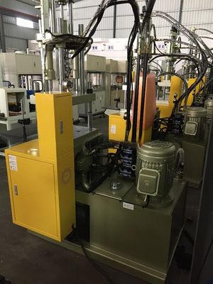 Kleine mini-verticale plastic spuitgietmachine met een schroefdiameter van 30 ton en 25 mm