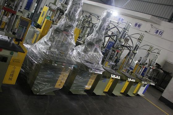 Hydraulische injectievormmachine voor plastics met een afstand van 260 mm tussen de strikjes