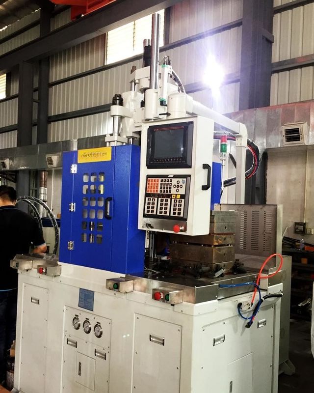 Verticale spuitgietmachine voor grote productie