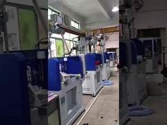 Hydraulische roterende verticale spuitgietmachine 40T 30mm schroefdiameter